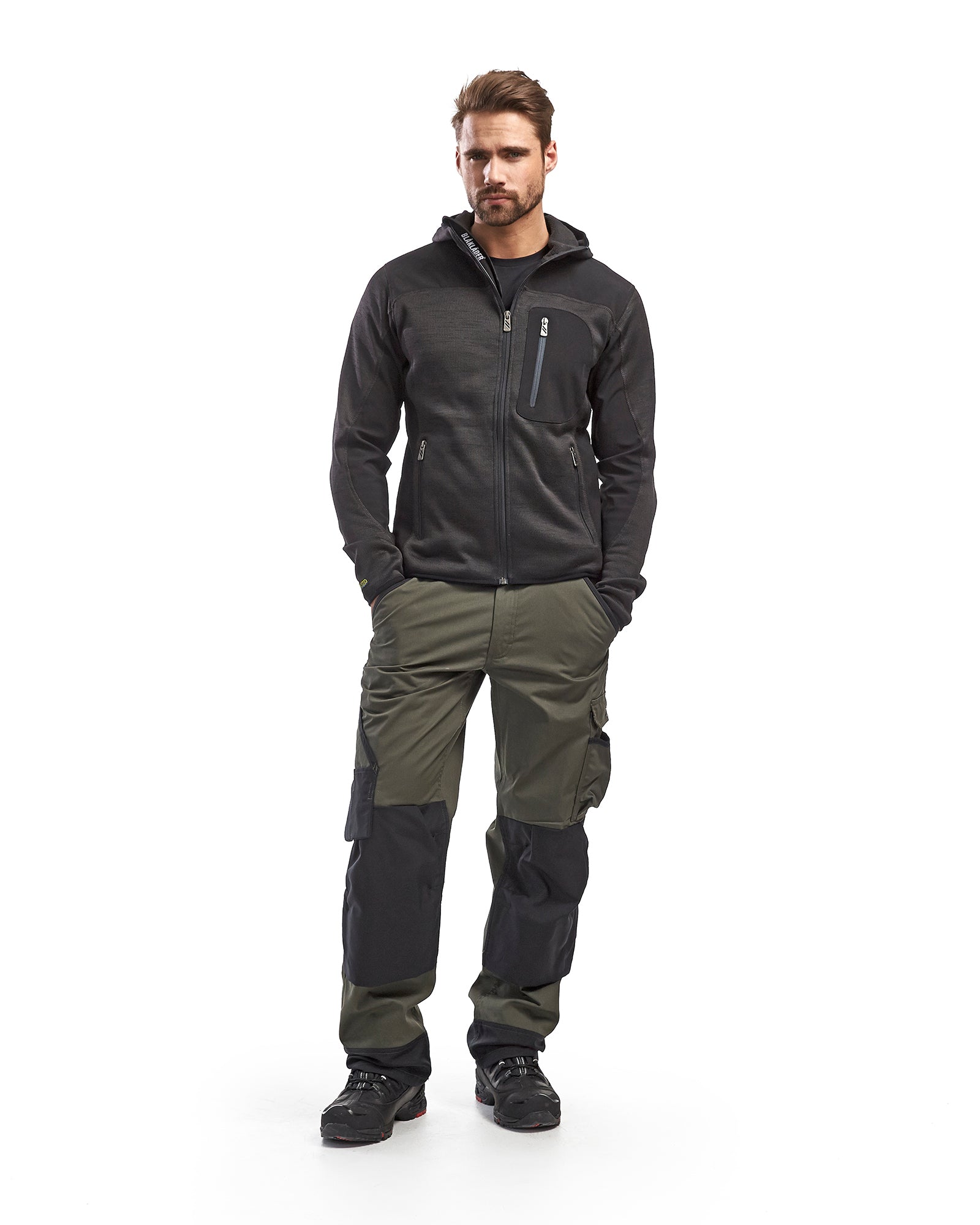 blaklader-knitted-veste-travail-gris-fonc-noir-capuche image 5