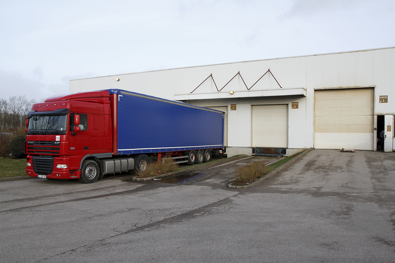 devismes-b-timent-stockage-et-logistique-service-exp-dition-2500-m2 image 2